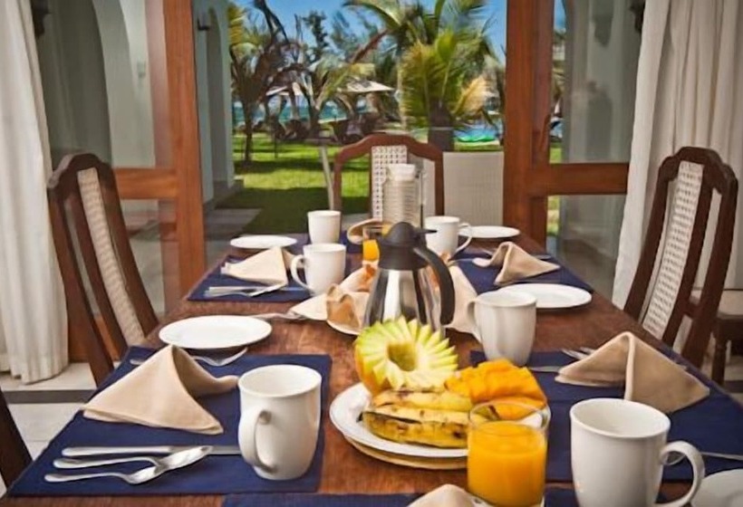 ویلای 3 خوابه, Lantana Galu Beach