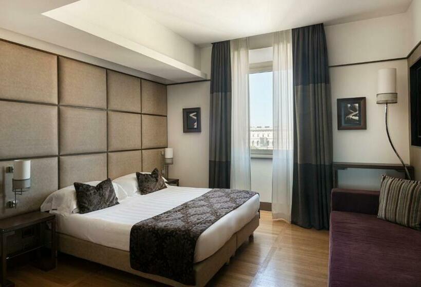 Трехместный Номер Deluxe, The Independent