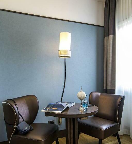 Люкс, The Independent