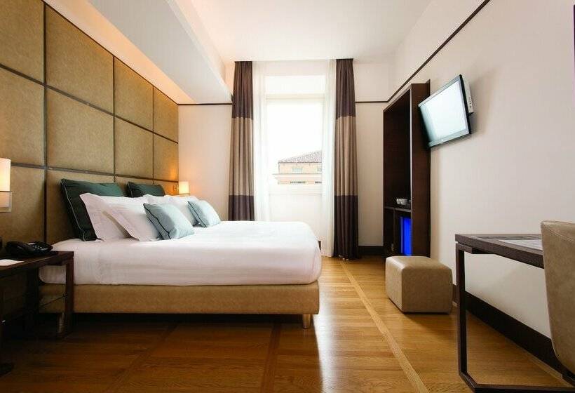 Классический Номер, The Independent