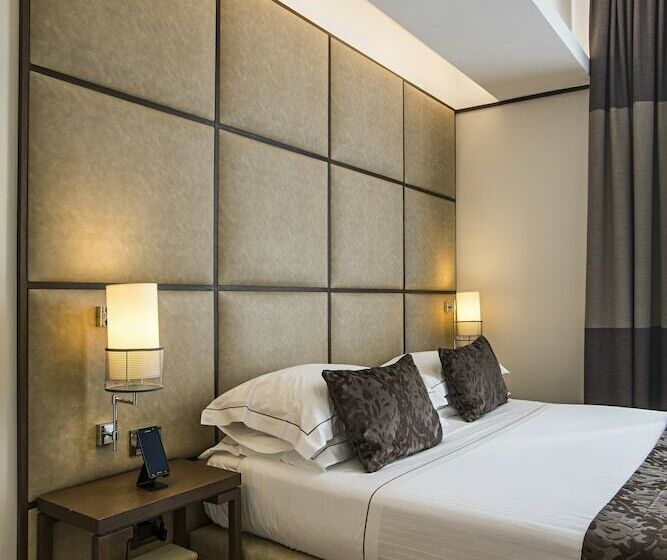 Номер Superior, The Independent