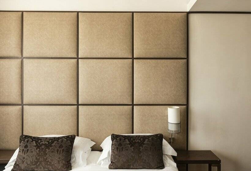 Номер Superior, The Independent