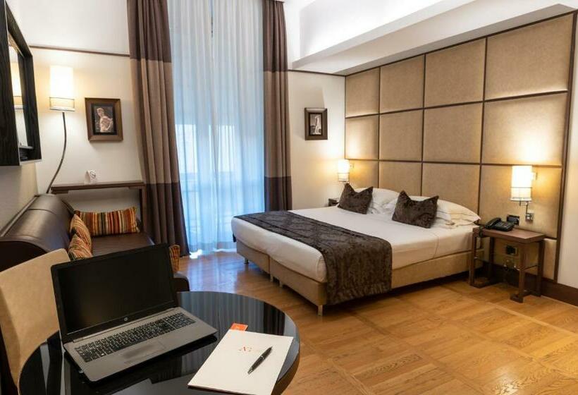 Номер Superior с Балконом, The Independent