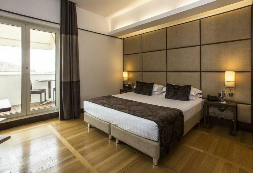 Номер Superior с Балконом, The Independent