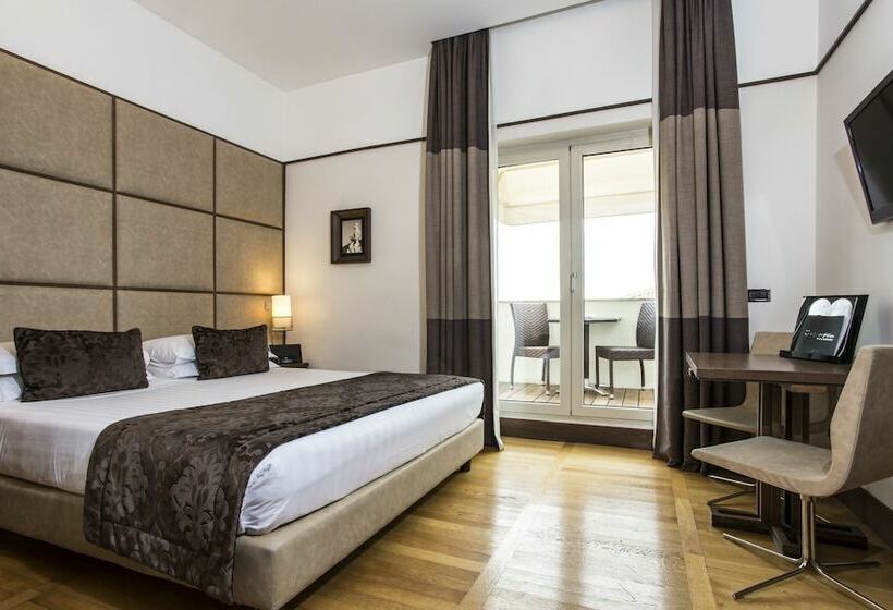 Номер Superior с Балконом, The Independent