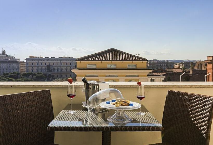 Номер Superior с Балконом, The Independent