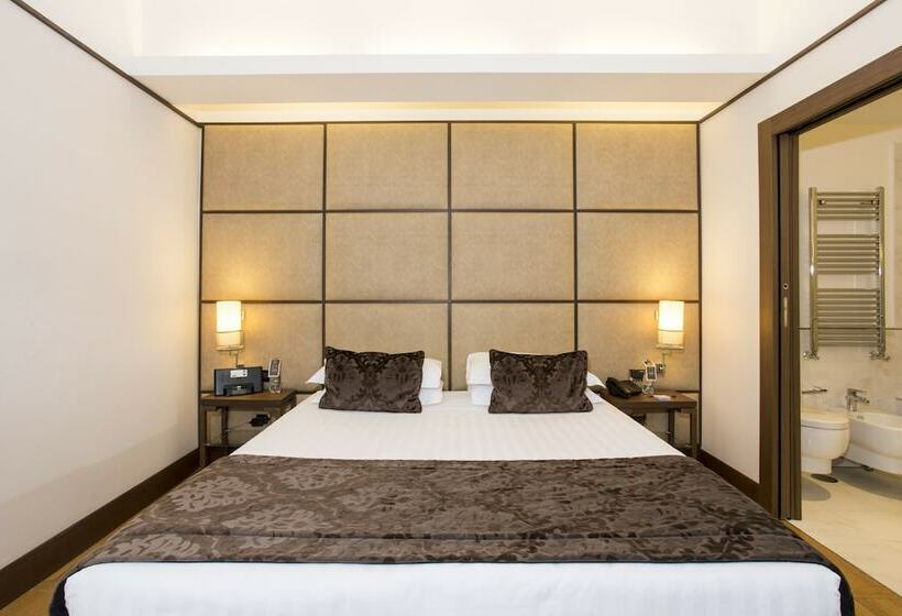 Номер Superior с Балконом, The Independent