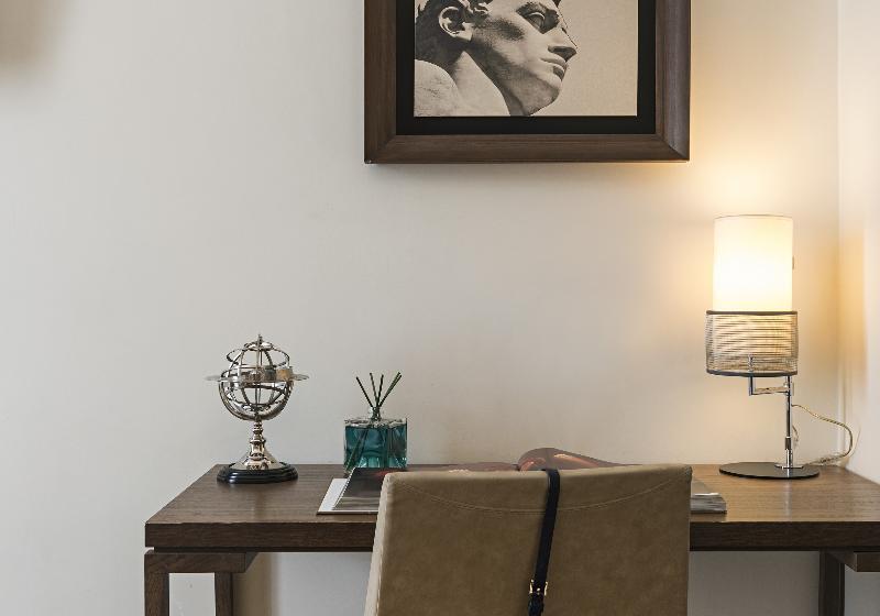 Классический Номер, The Independent