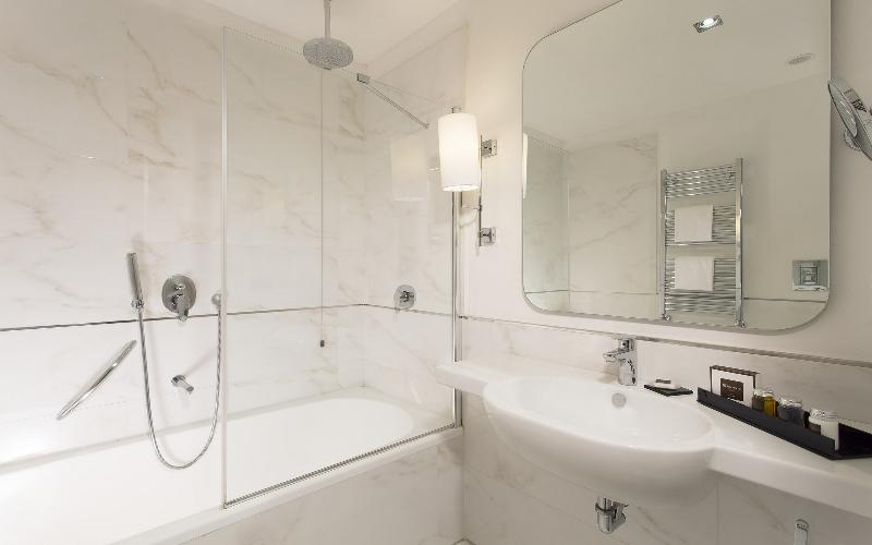 Номер Superior, The Independent