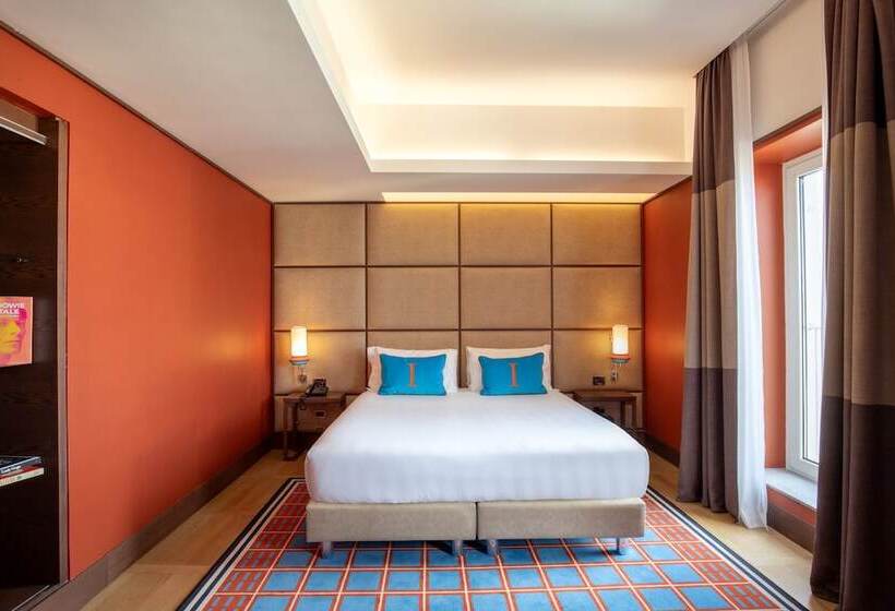 Номер Superior, The Independent