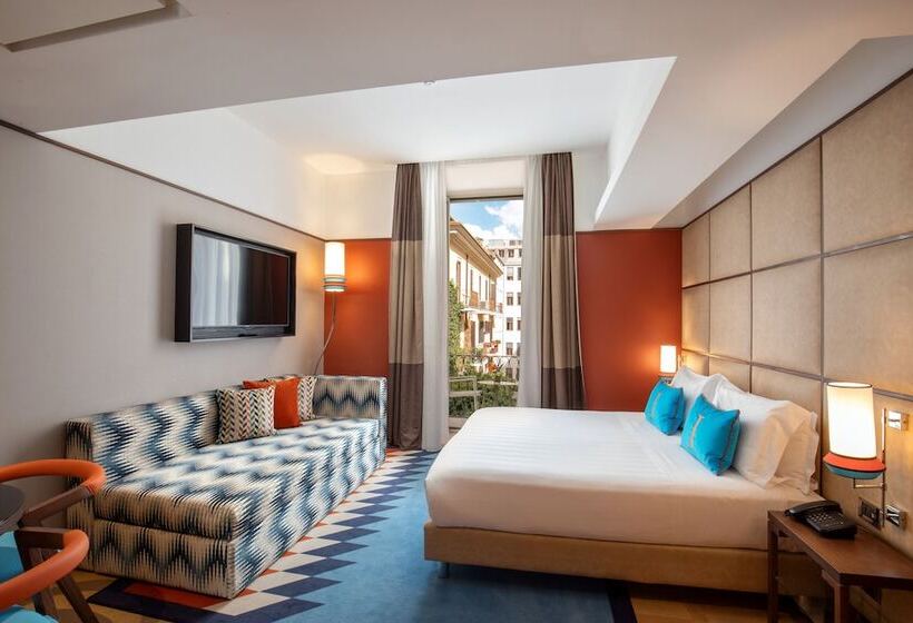 Номер Deluxe, The Independent