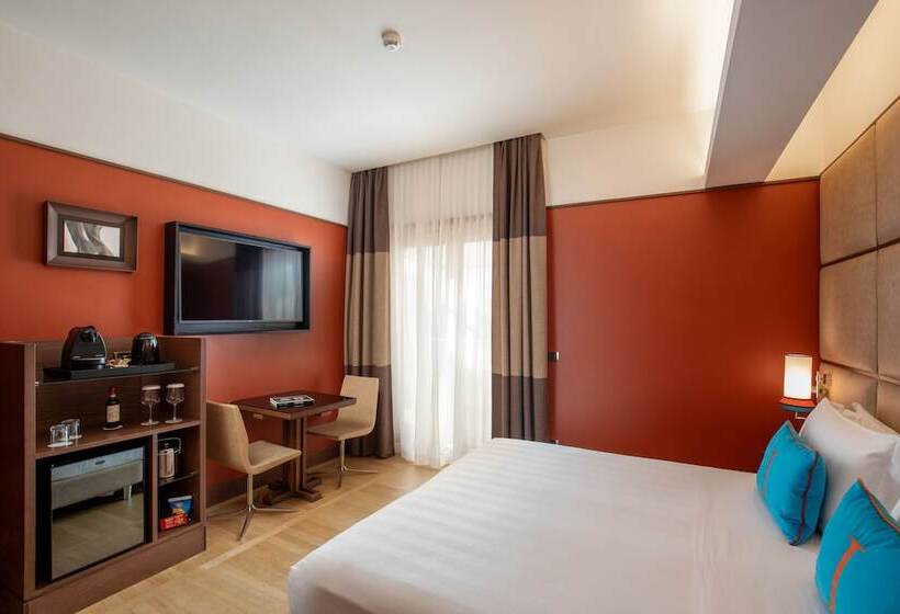 Номер Superior с Балконом, The Independent