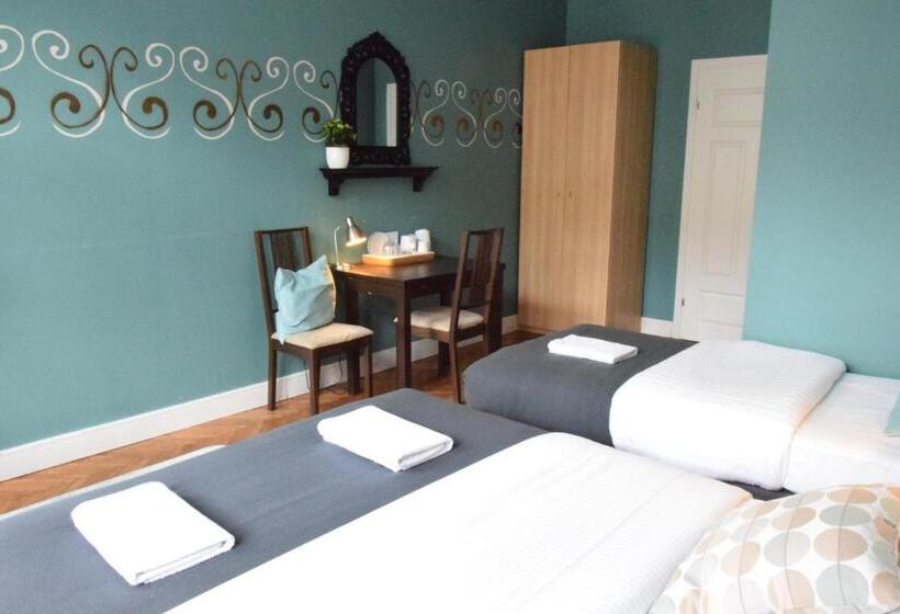 标准三人间, Blooms Inn & Apartments