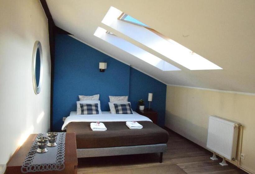 带2个卧室的公寓, Blooms Inn & Apartments