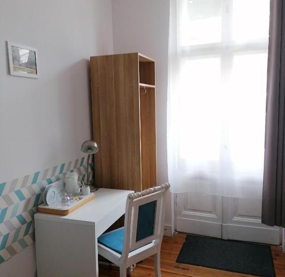 豪华单人间, Blooms Inn & Apartments