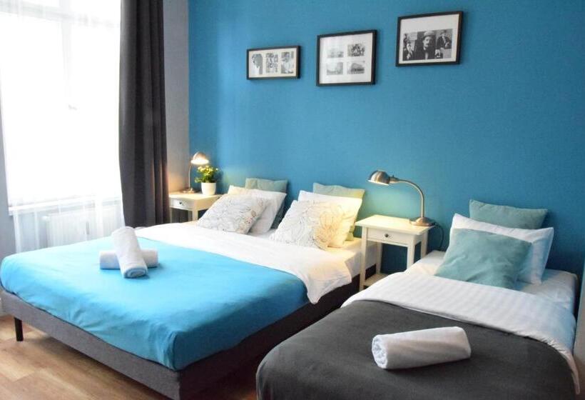 اتاق استاندارد سه نفره, Blooms Inn & Apartments