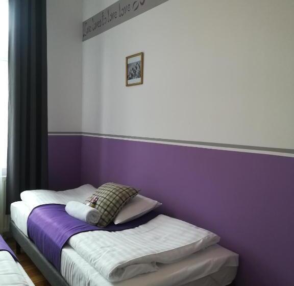 اتاق استاندارد, Blooms Inn & Apartments