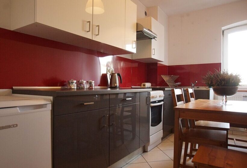 带2个卧室的公寓, Blooms Inn & Apartments