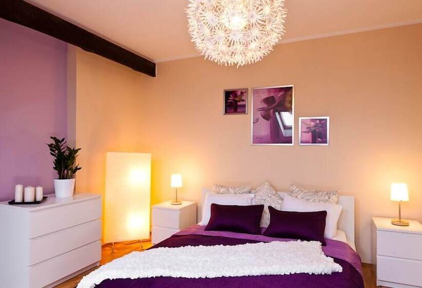 带2个卧室的公寓, Blooms Inn & Apartments