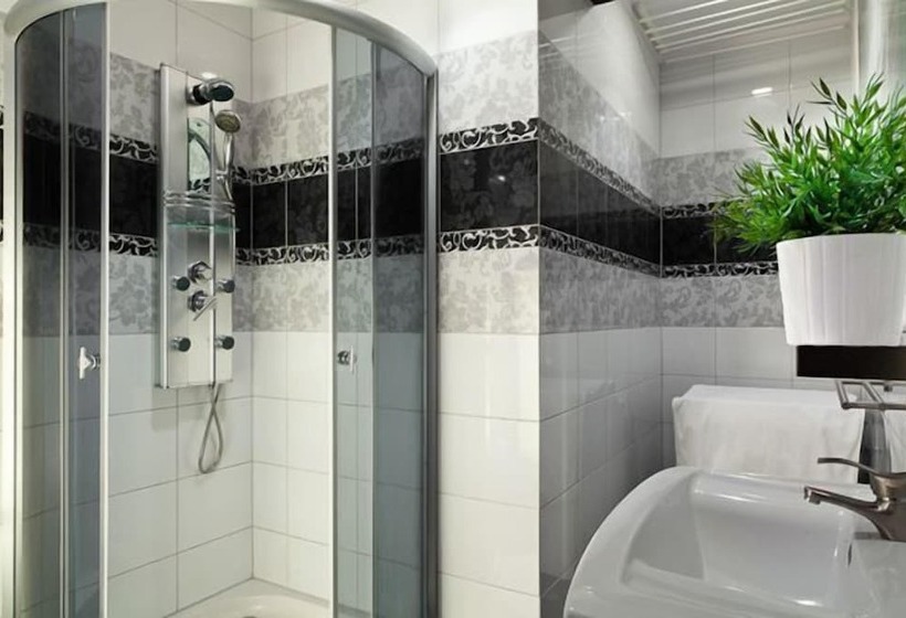 带2个卧室的公寓, Blooms Inn & Apartments