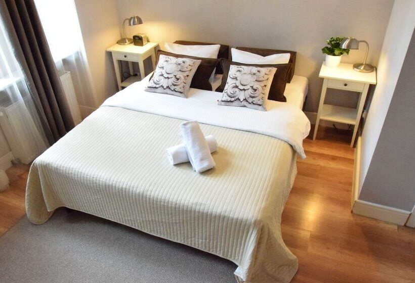 اتاق لوکس, Blooms Inn & Apartments