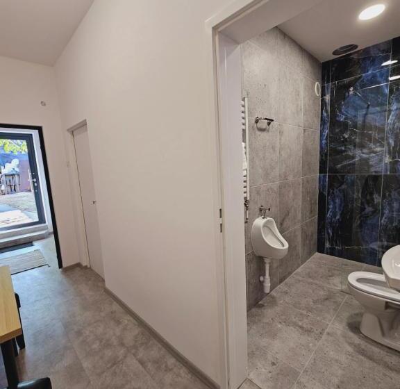 패밀리 룸 공용 욕실, Hostel Przy Targu Rybnym