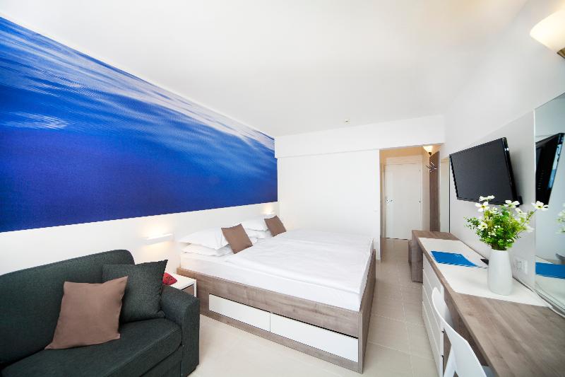 غرفة سوبيريور ذات إطلالة جانبية على البحر, Bluesun Hotel Neptun   All Inclusive