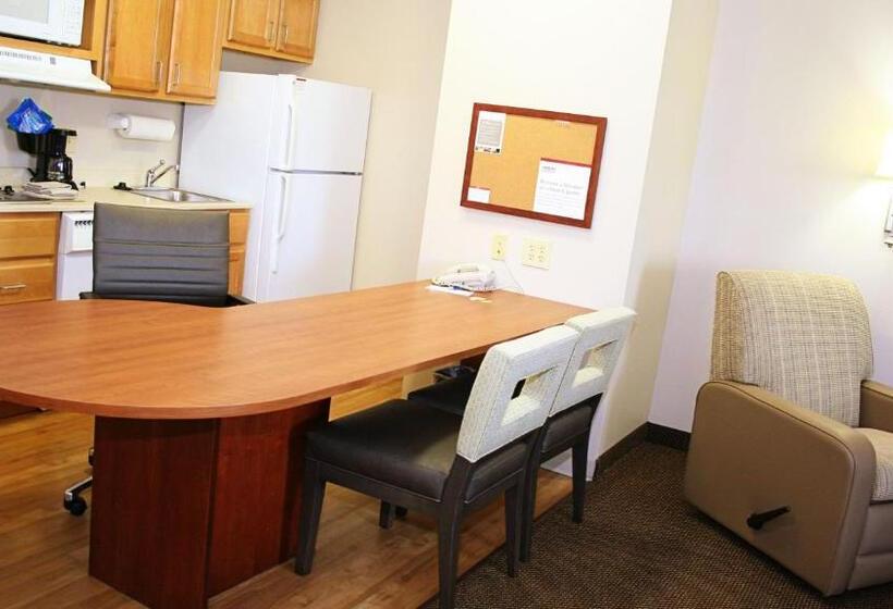 חדר סטנדרט מותאם לאדם עם מוגבלויות, Candlewood Suites Harrisonburg, An Ihg