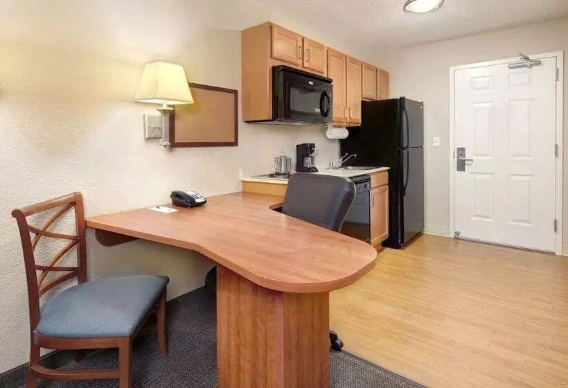 身障者適用スイートルーム, Candlewood Suites Kenosha, An Ihg