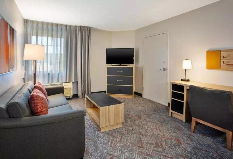 キングサイズベッドのスイートルーム, Candlewood Suites Kenosha, An Ihg