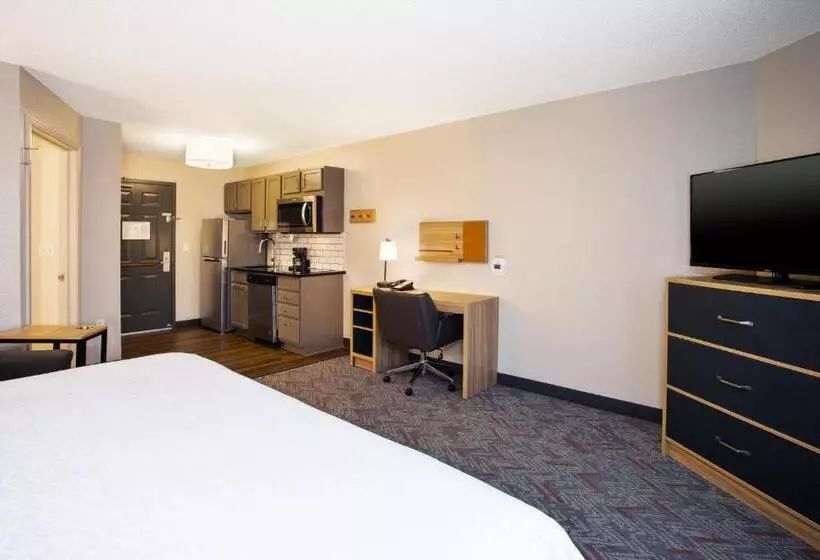 キングサイドベッドのスタンダードワンルーム, Candlewood Suites Kenosha, An Ihg