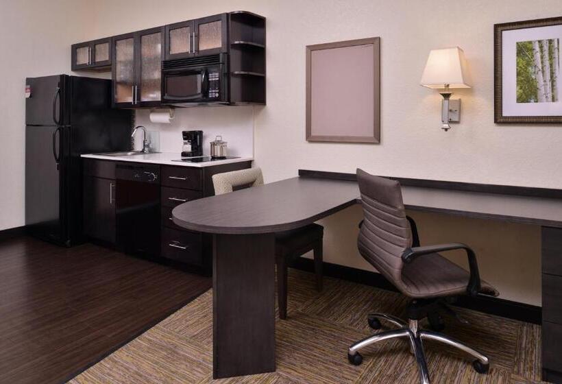 스탠다드 스튜디오, Candlewood Suites Terre Haute, An Ihg