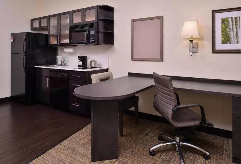 スタンダードスタジオ, Candlewood Suites Terre Haute, An Ihg