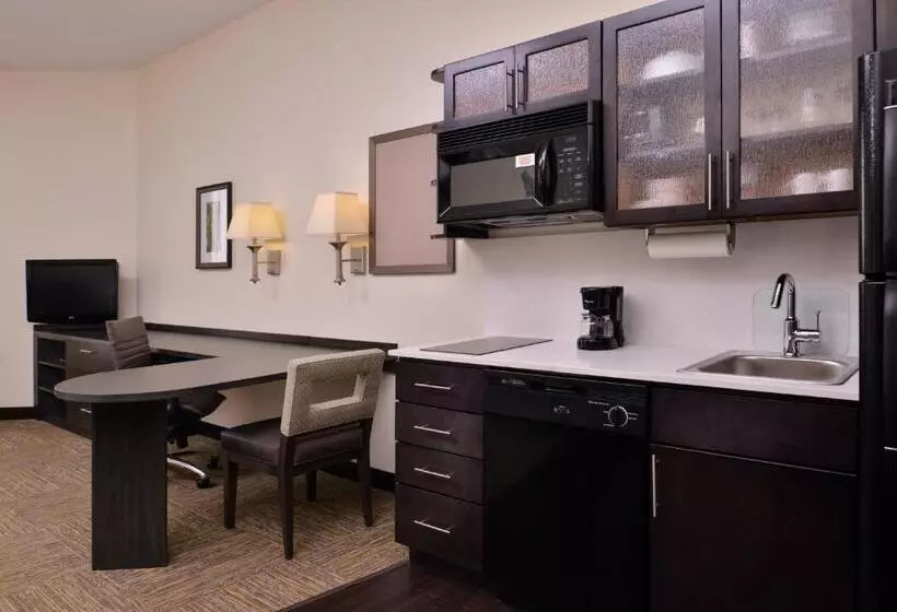 スタンダードスタジオ, Candlewood Suites Terre Haute, An Ihg