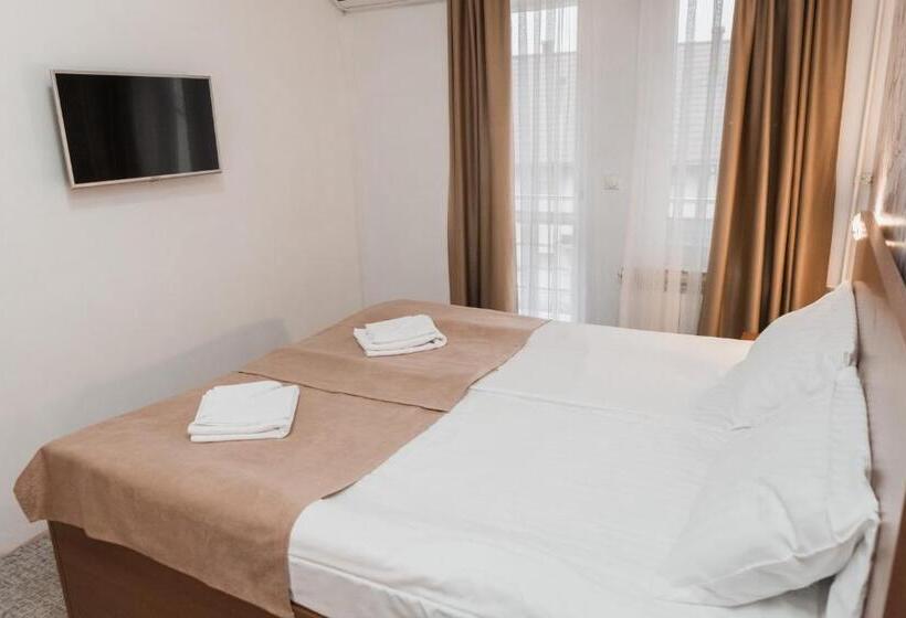 اتاق استاندارد, Damis