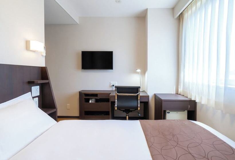 חדר אקונומי יחיד, Katsuyama Premiere