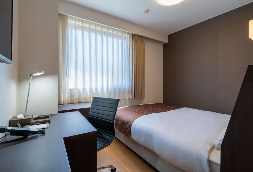 חדר אקונומי יחיד, Katsuyama Premiere