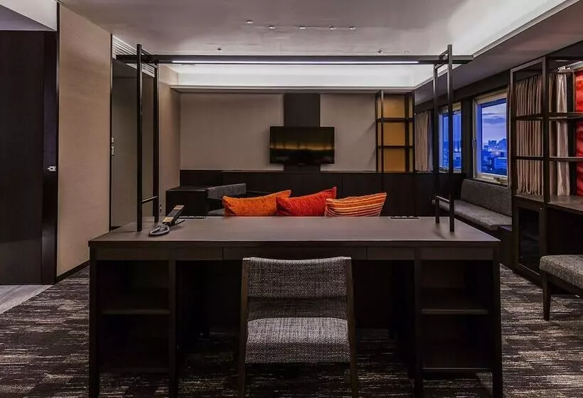 سوییت, Kkr Hotel Osaka