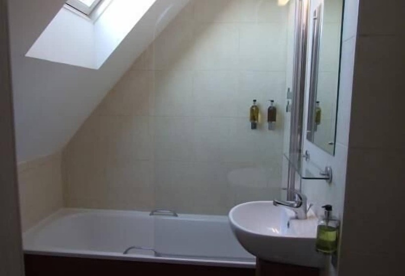 חדר סופריור, Leith House