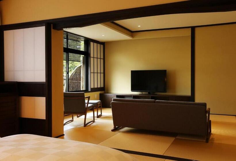 套房带园景, Taikyourou