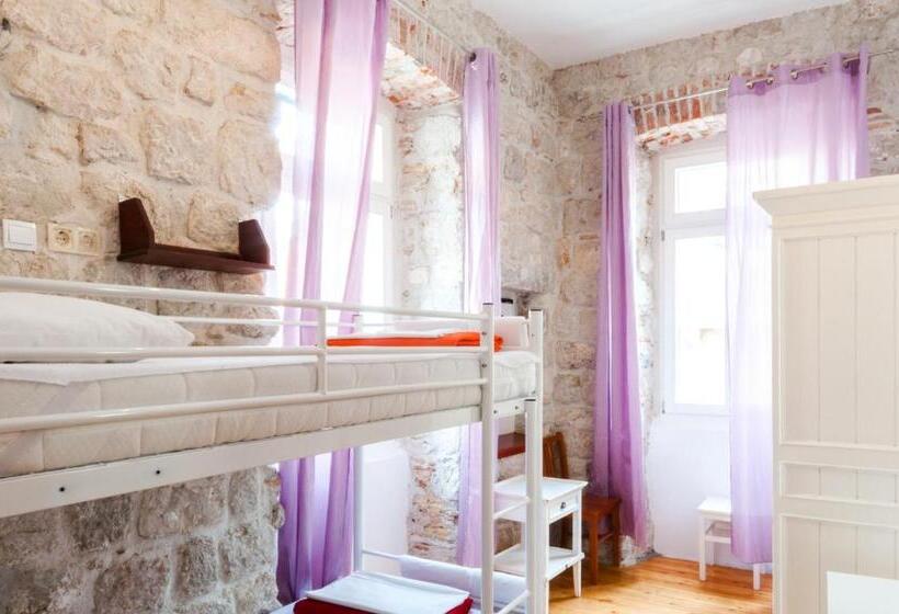 基本间, Old Town Hostel