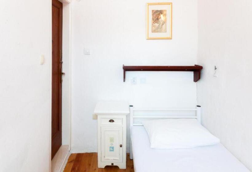 스탠다드 싱글 룸 공동욕실, Old Town Hostel