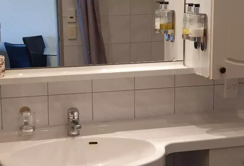 ダブルベッドのスタンダードスタジオ, Admiralty Lodge Motel