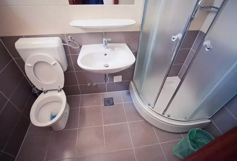 اتاق استاندارد, Hi Hostel Zadar