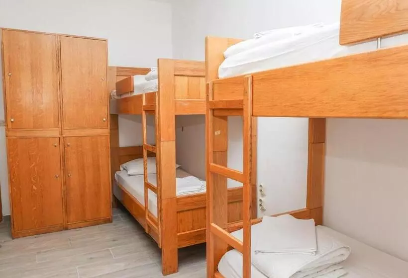 تختخواب در اتاق مشترک, Hi Hostel Zadar