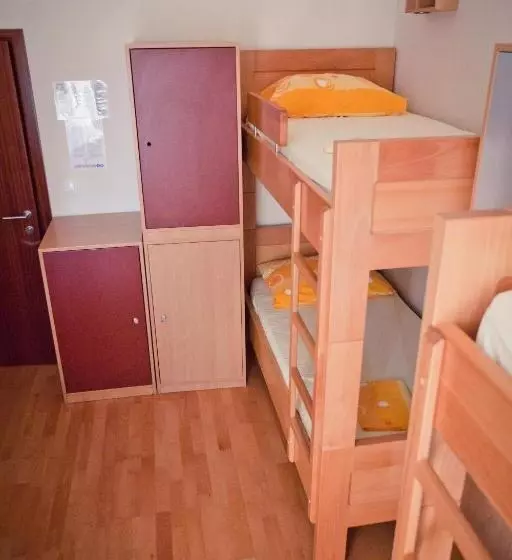 تختخواب در اتاق مشترک, Hi Hostel Zadar