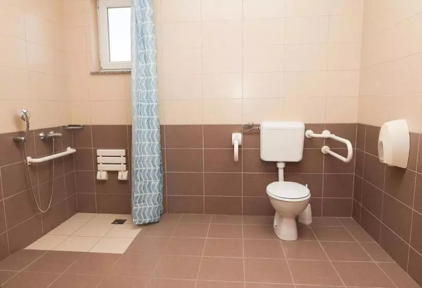 اتاق استاندارد سه نفره, Hi Hostel Zadar