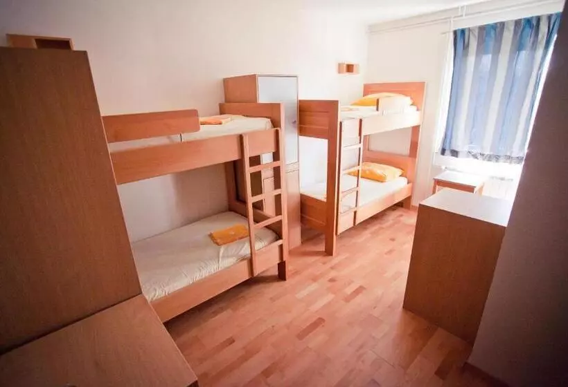 اتاق استاندارد چهار تخته, Hi Hostel Zadar