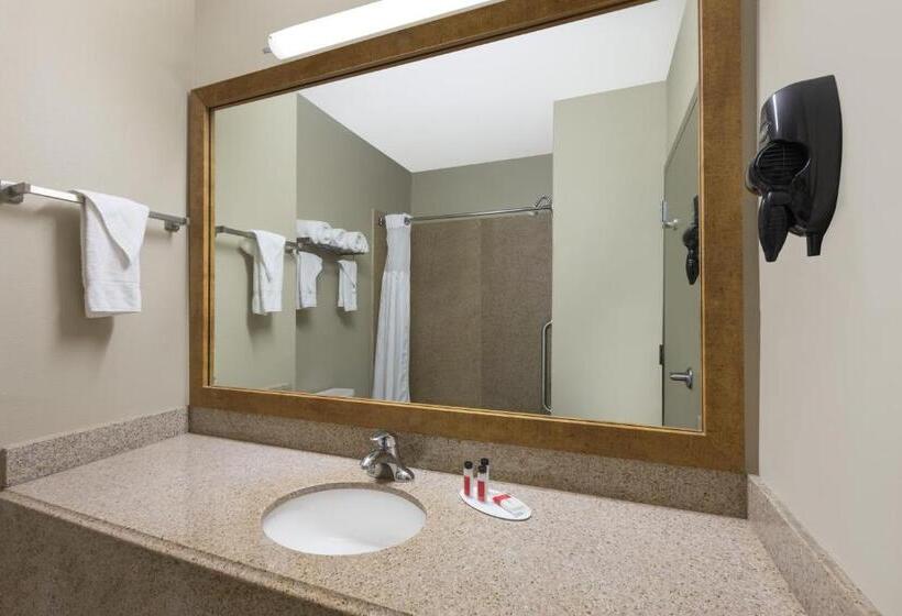 Deluxe Suite King Bed, Baymont By Wyndham Columbus