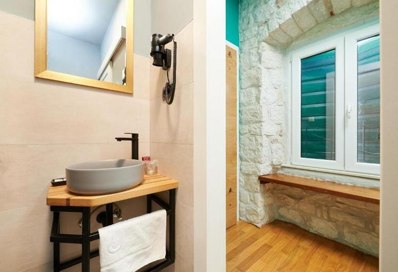 اتاق لوکس با بالکن و چشمانداز دریا, Domus Maritima